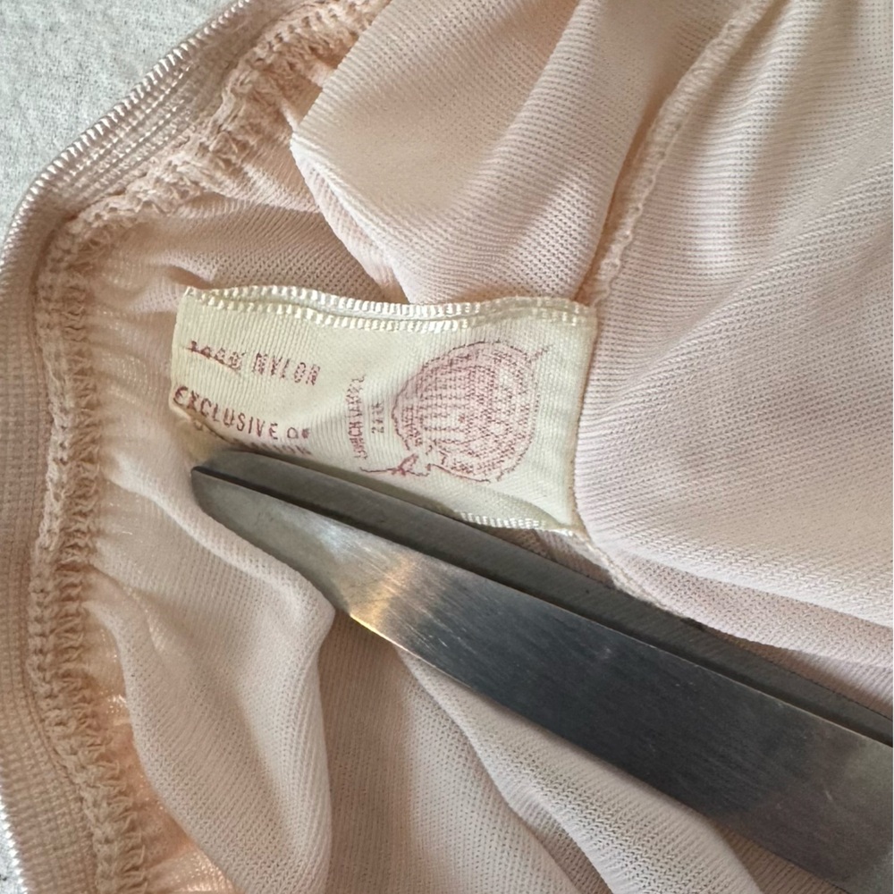 Vintage Avian Half Slip - Picture 7 of 14